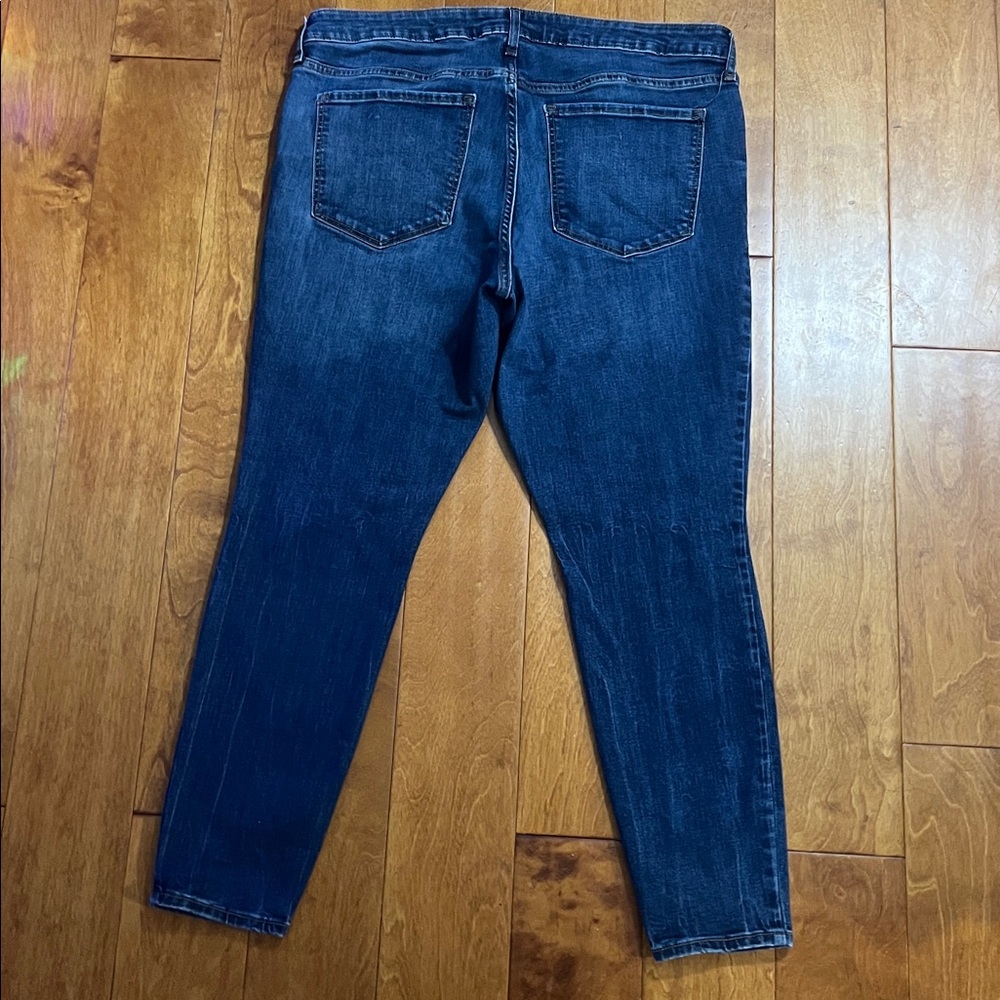 Old Navy Mid-Rise Rockstar Super Skinny Jeans Women’s Size 18 Medium Wash Distre - Picture 8 of 12